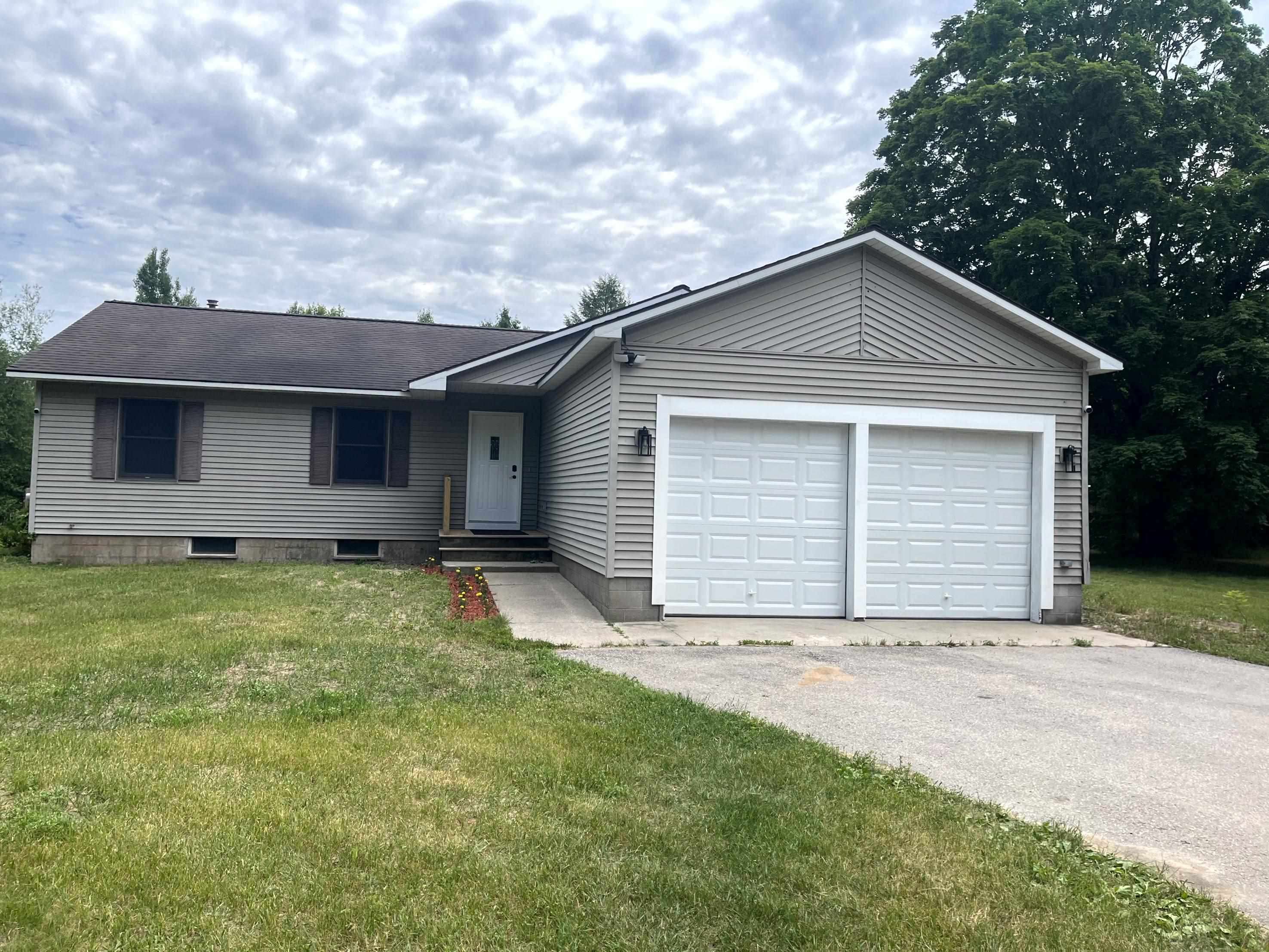 Interlochen, MI 49643,17661 Gray Lane
