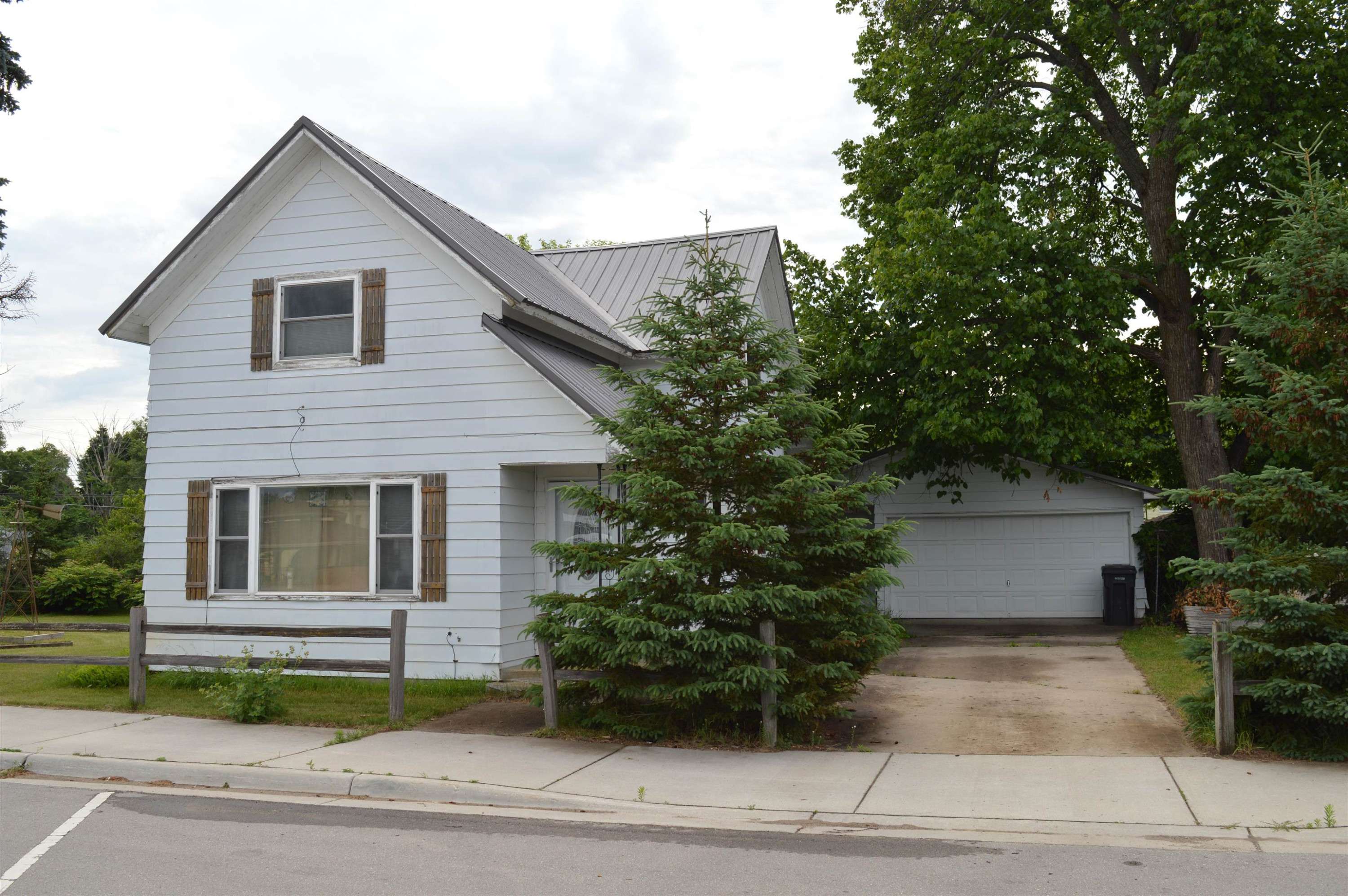 Kalkaska, MI 49646,307 Maple Street