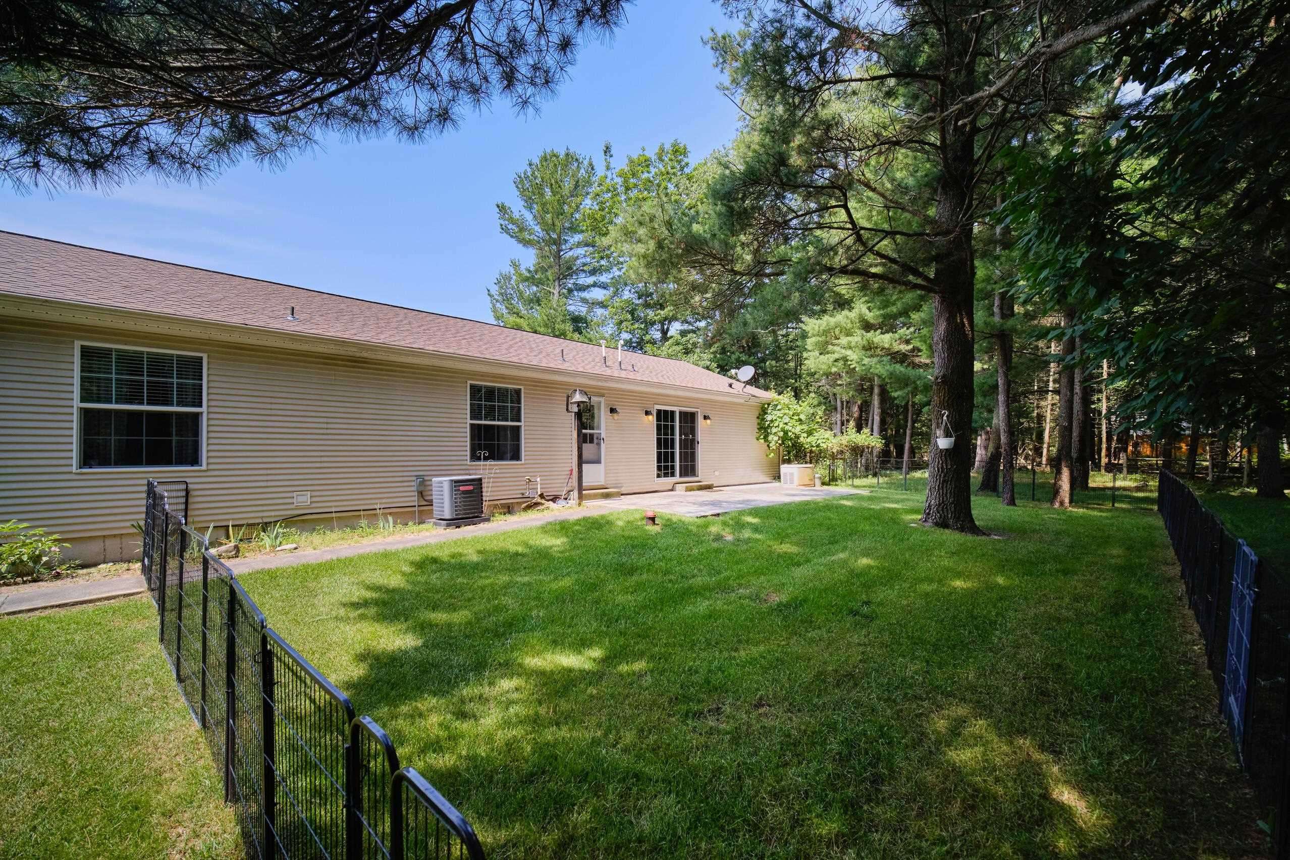 Onekama, MI 49675,9155 Ivanhoe Drive