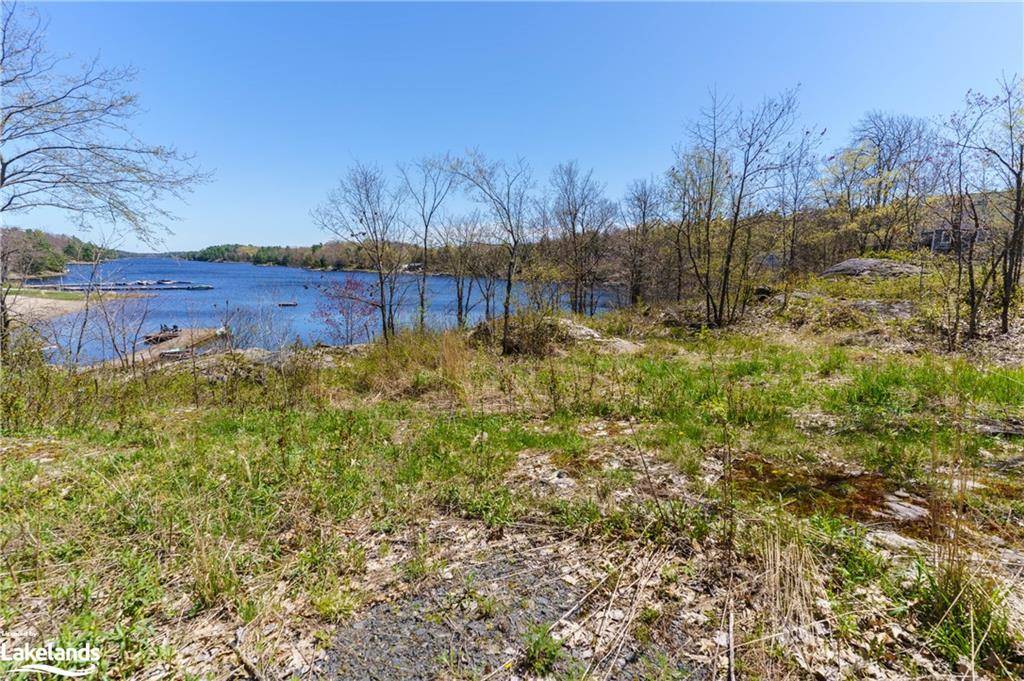 Parry Sound, ON P0B 1J0,40 Inverlochy Road #10