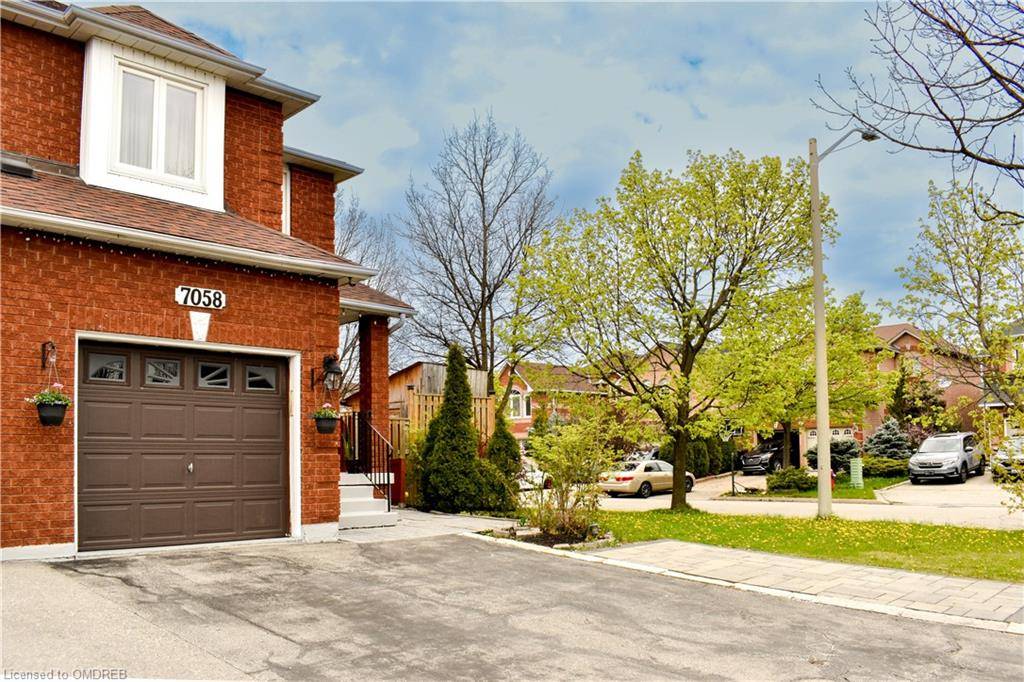 Mississauga, ON L5N 6Y5,7058 Stoneywood Way