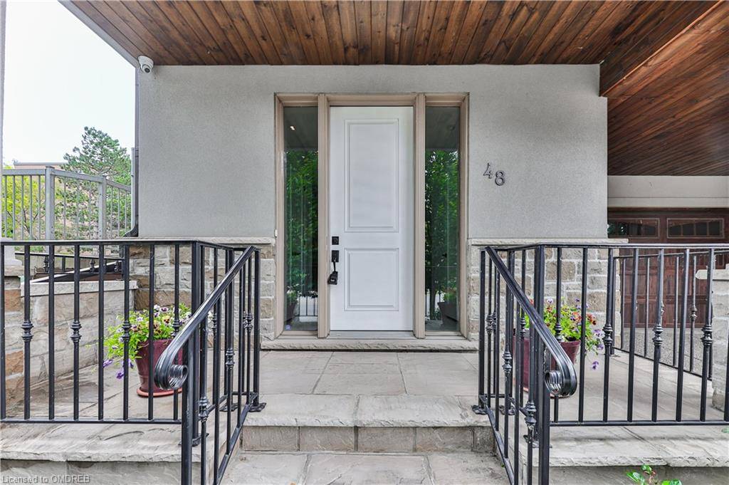 Oakville, ON L6K 1J1,48 Rebecca Street