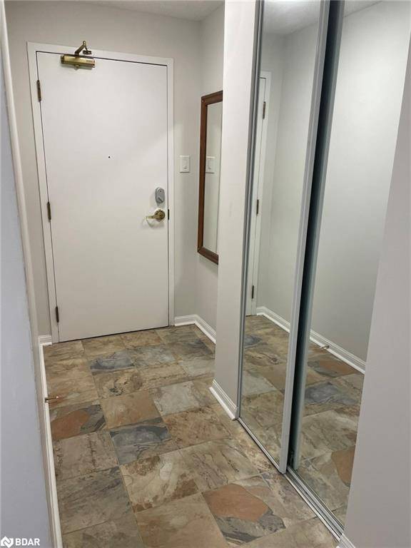 Barrie, ON L4N 7R6,75 Ellen Street #102
