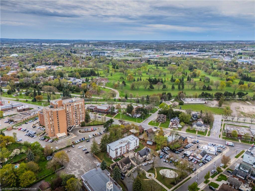 Kitchener, ON N2G 4T8,1414 King Street E #409