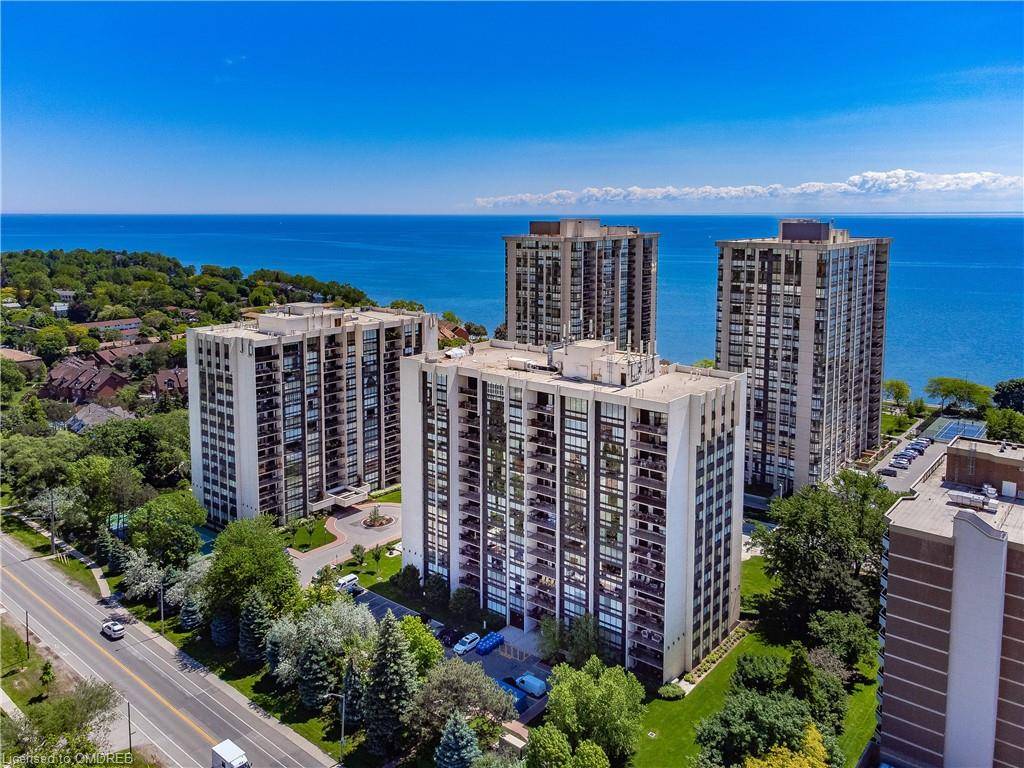 Oakville, ON L6L 5L6,2185 Marine Drive #1402