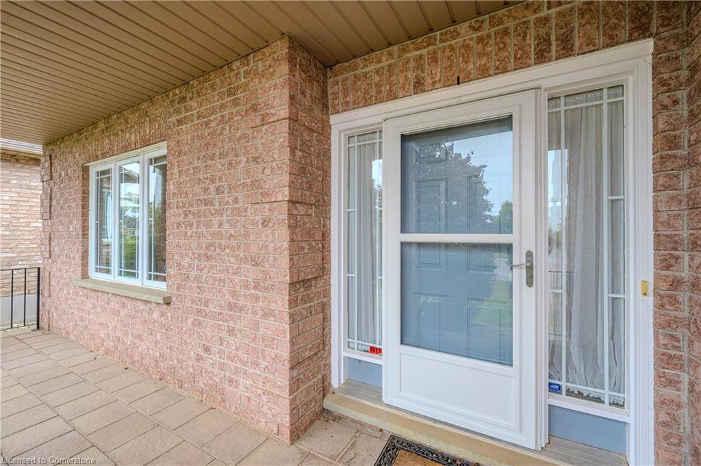 New Hamburg, ON N3A 4J5,87 Stonecroft Way #14