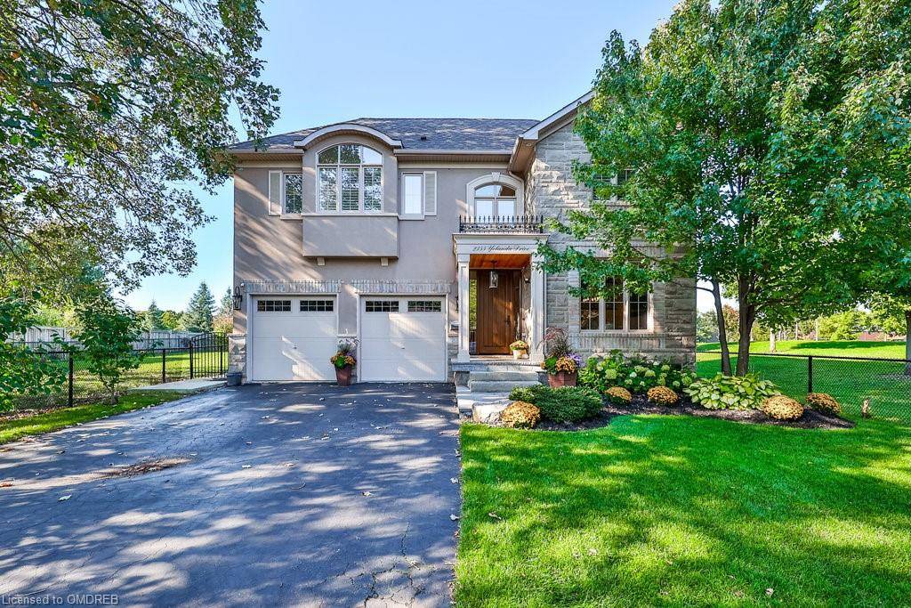 Oakville, ON L6L 2H9,2355 Yolanda Drive