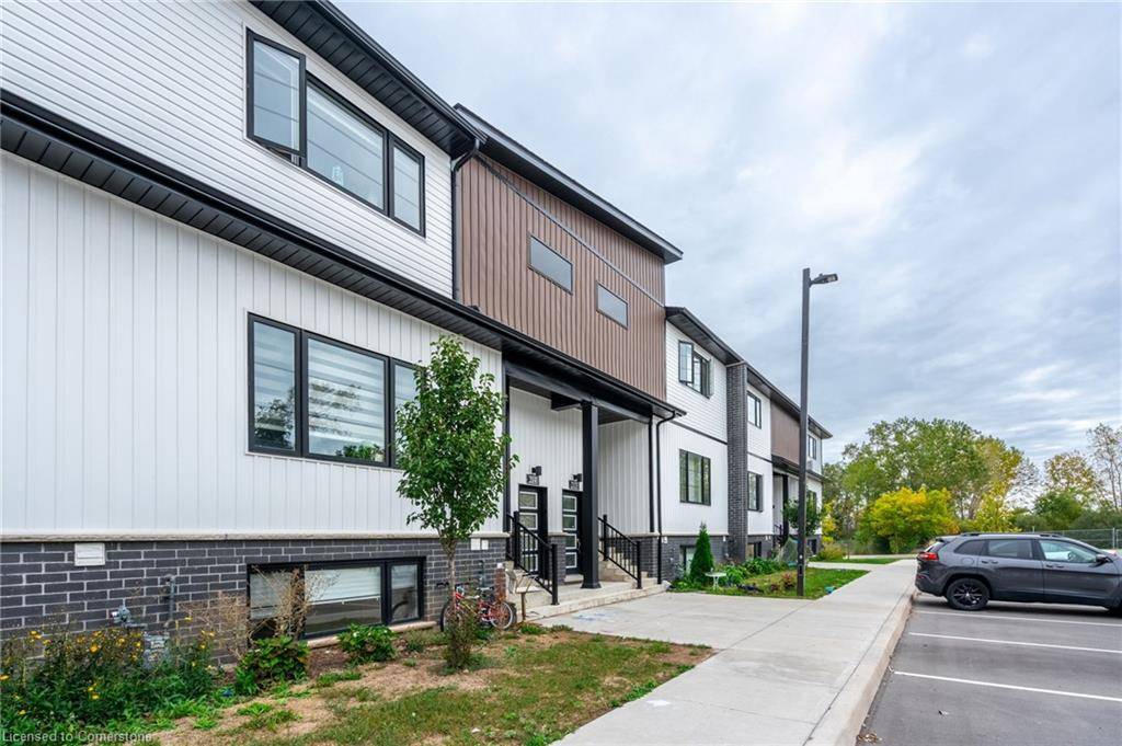 Niagara Falls, ON L2R 0C2,4263 Fourth Avenue #214