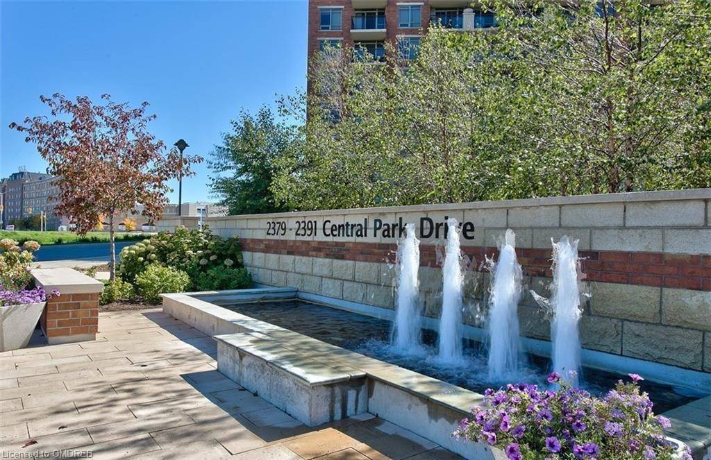 Oakville, ON L6H 0E4,2391 Central Park Drive #1110