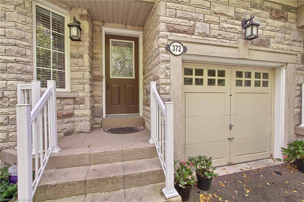 Newmarket, ON L3Y 9G1,372 Terry Carter Crescent #36