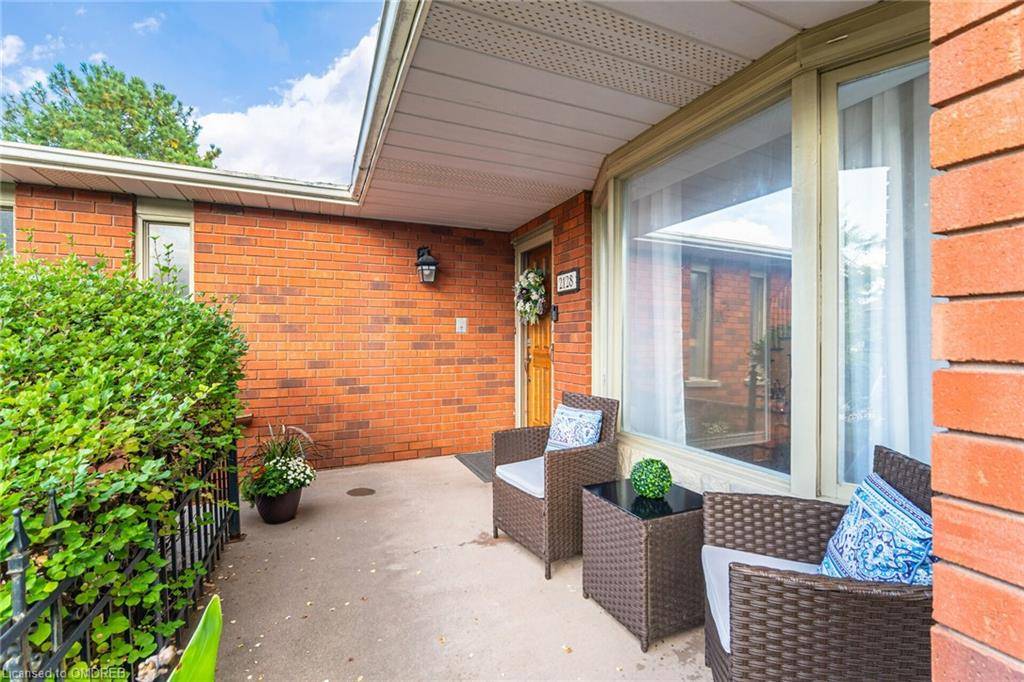 Mississauga, ON L5M 3E1,2128 Wincanton Crescent