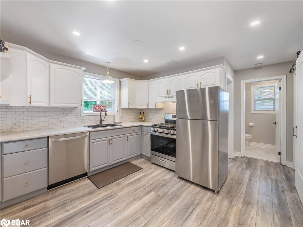 Orillia, ON L3V 7M2,61 Dancy Drive