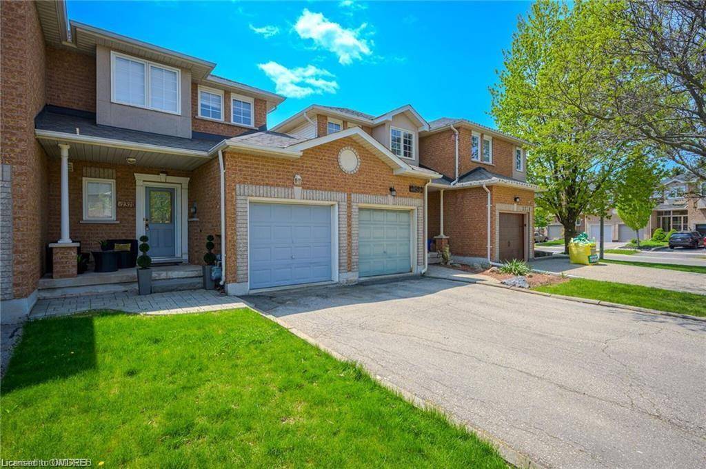 Oakville, ON L6H 6K3,2320 Dalebrook Drive