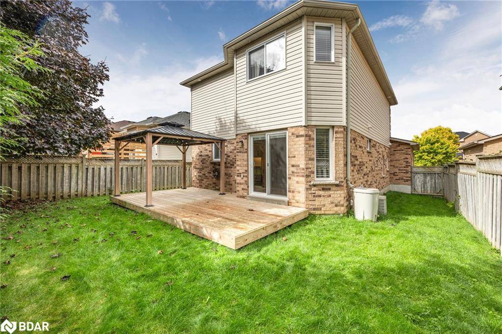 Barrie, ON L4N 9P1,21 Leslie Avenue