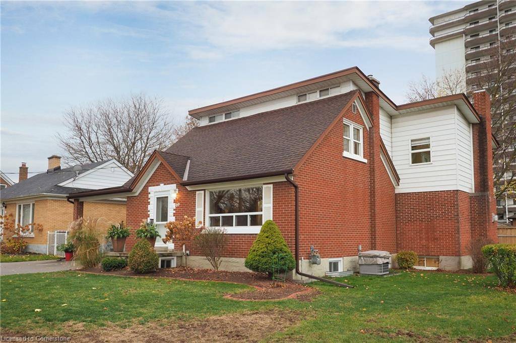 Kitchener, ON N2H 4K4,69 Woodward Avenue