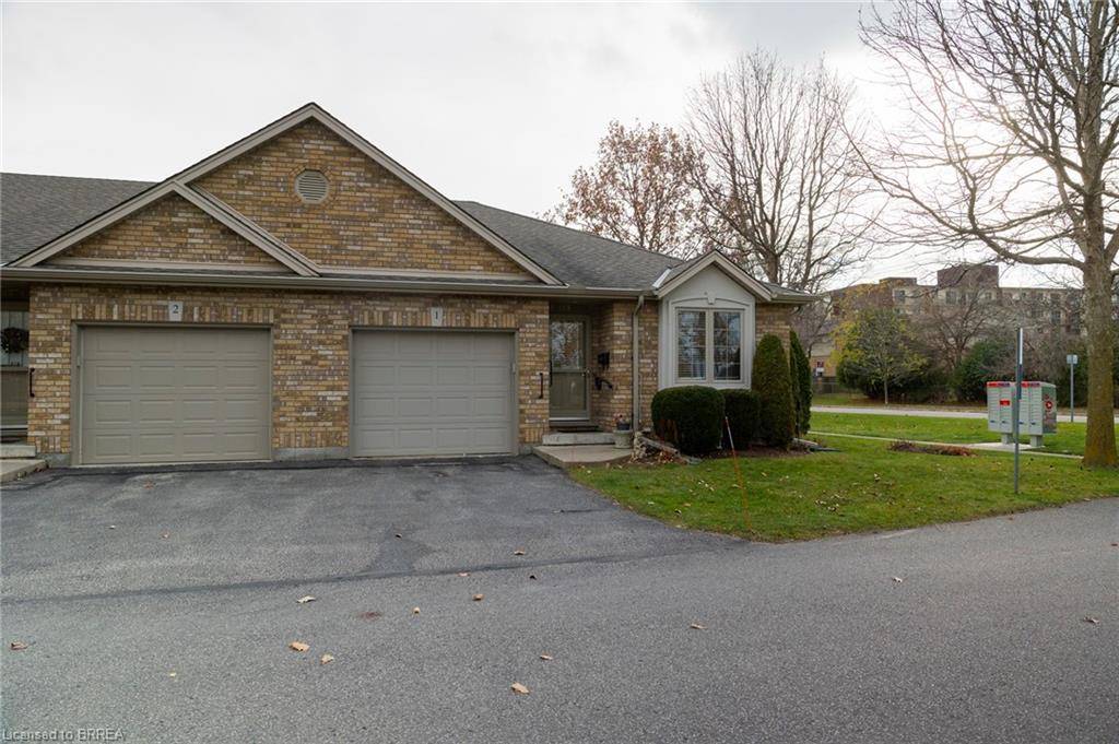 Brantford, ON N3R 8B5,25 Cobden Court #1