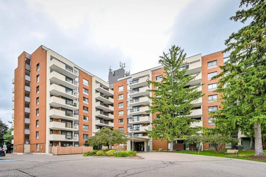 Kitchener, ON N2H 6P2,260 Sheldon Avenue #808