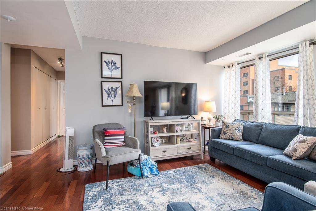 Kitchener, ON N2N 1V6,3267 King Street E #204