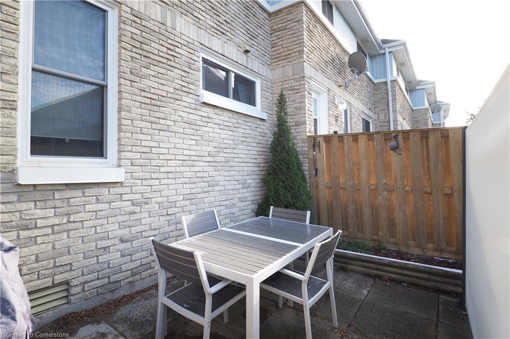 Kitchener, ON N2B 3H5,35 Breckenridge Drive #14