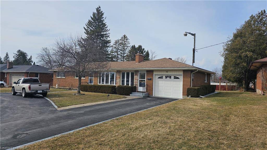 Burford, ON N0E 1A0,42 King Street