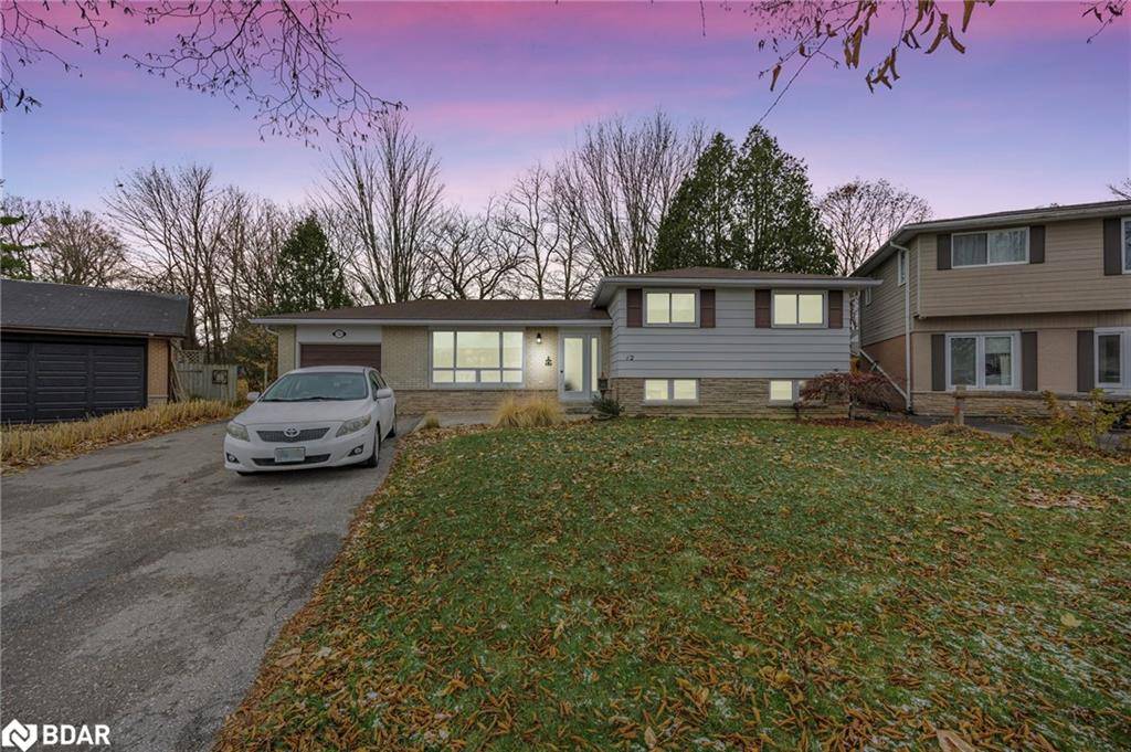 Barrie, ON L4M 2M7,12 Curtiss Court