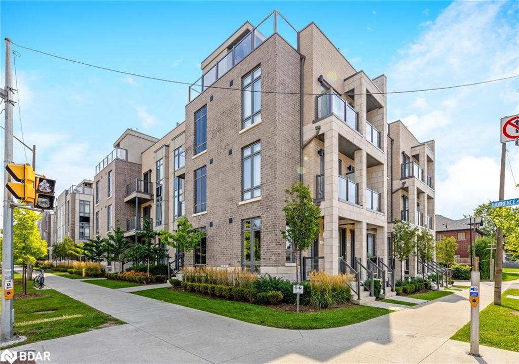 Toronto, ON M6A 1B4,721 Lawrence Avenue W #84