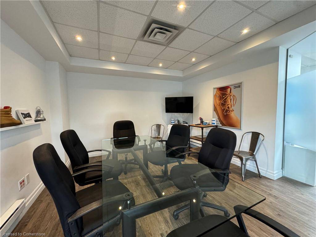 Burlington, ON L7T 4A8,2 Masonry Court #Opt A