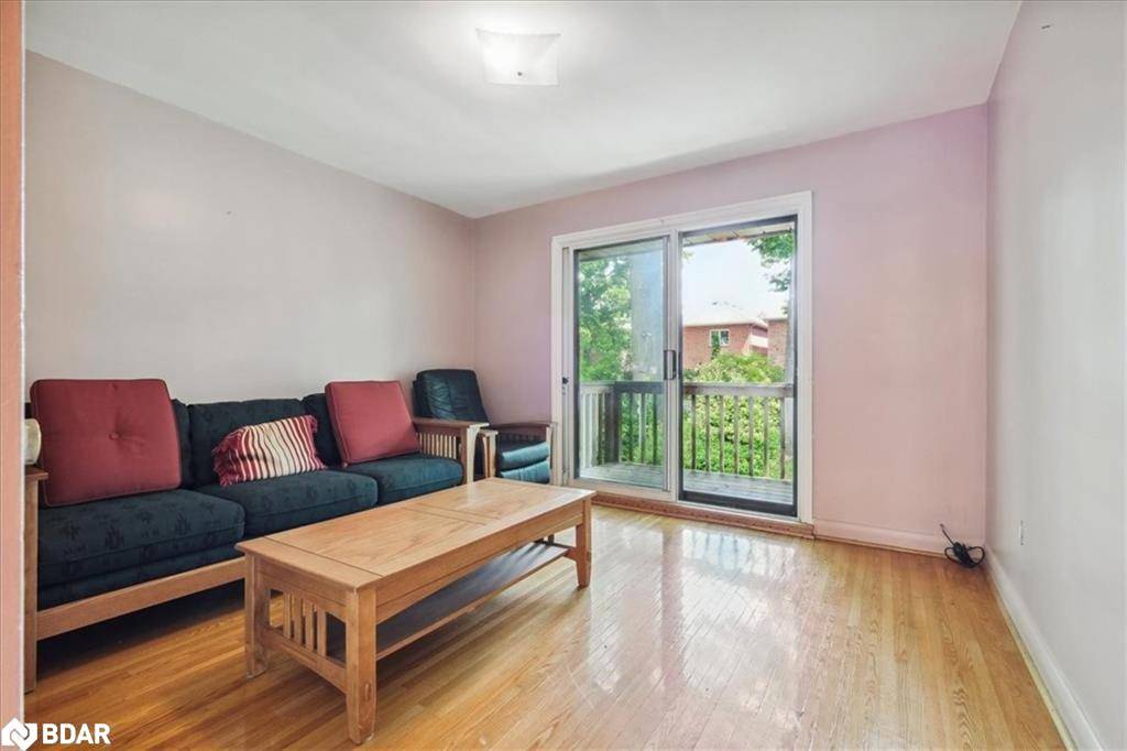 Toronto, ON M9M 2T1,3027 Weston Road