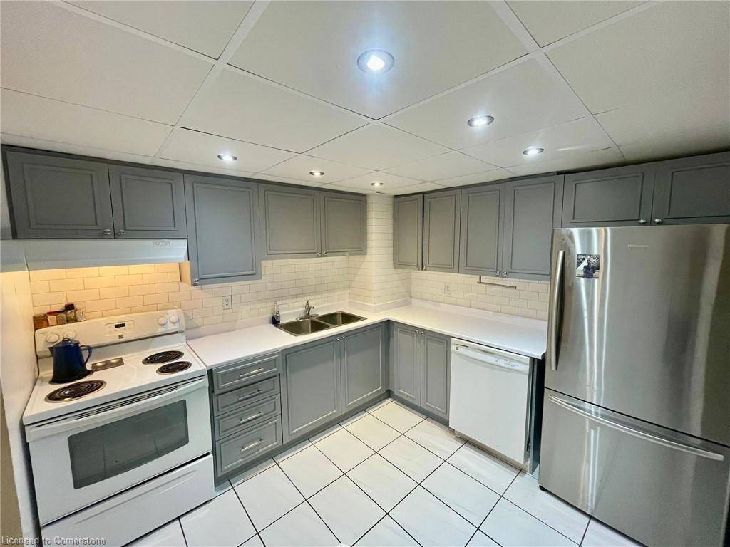 Mississauga, ON L5B 3Z2,155 Hillcrest Avenue #2114