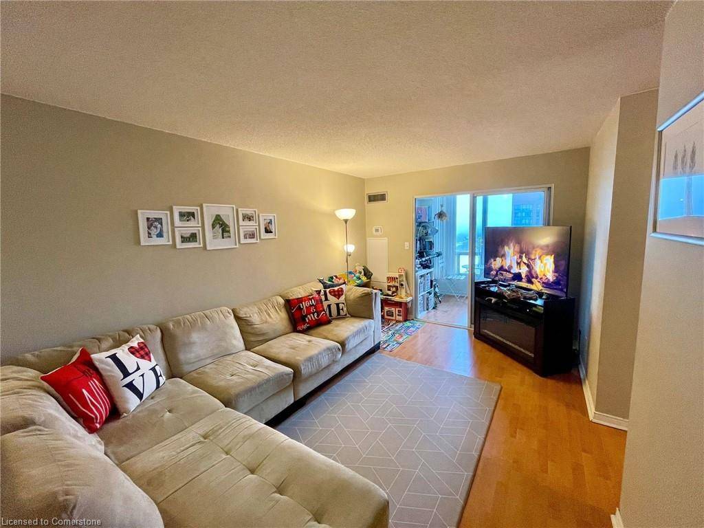 Mississauga, ON L5B 3Z2,155 Hillcrest Avenue #2114