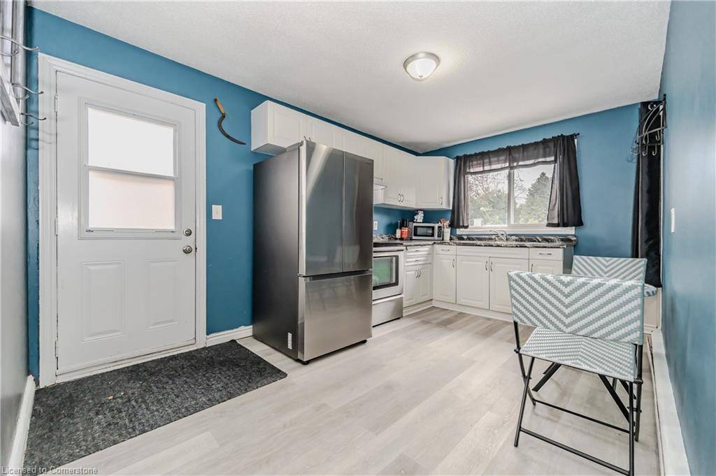 Cambridge, ON N1R 5N7,86 Dundas Street N