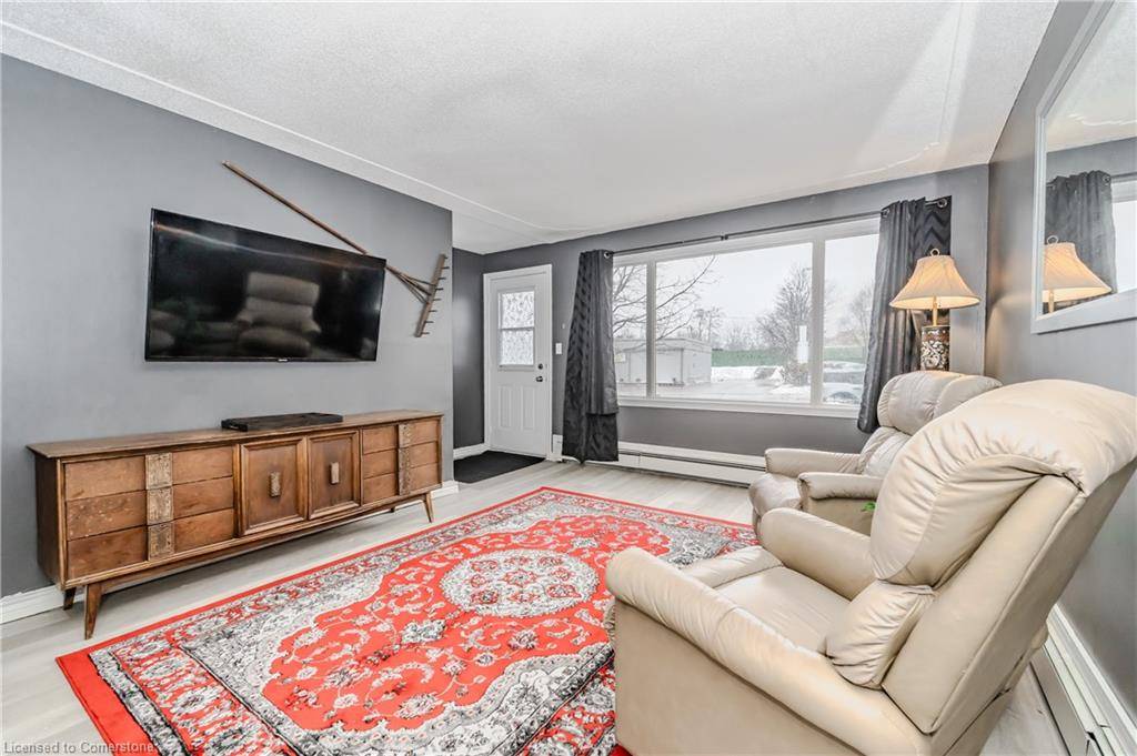Cambridge, ON N1R 5N7,86 Dundas Street N