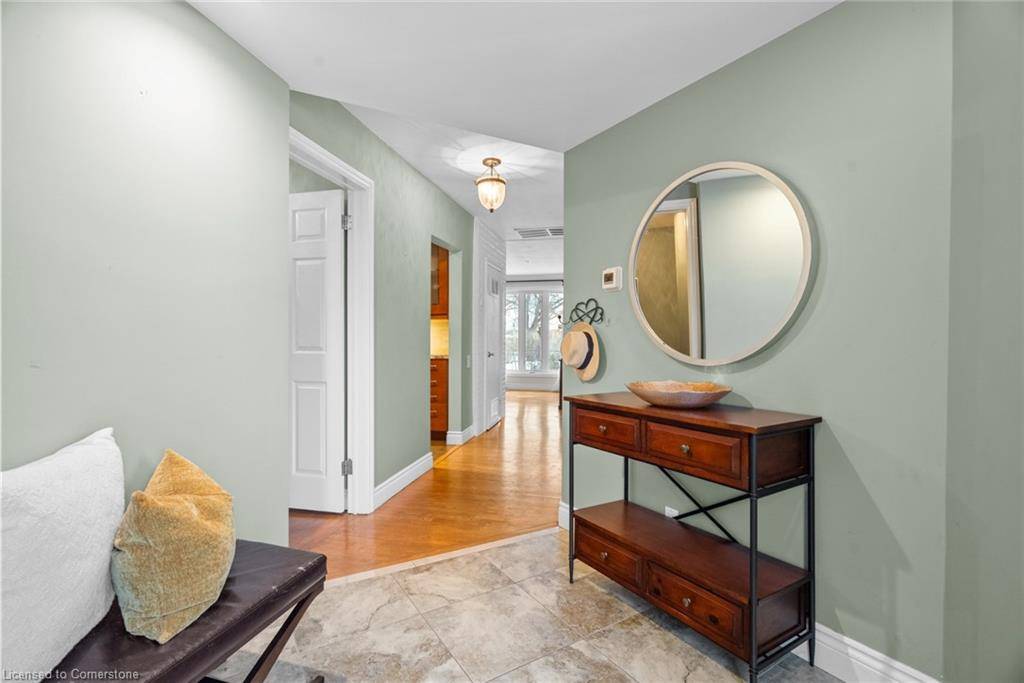 Mississauga, ON L5M 1B9,37 De Jong Drive