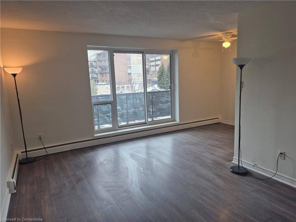 Hamilton, ON L8N 1Y7,81 Charlton Avenue E #404