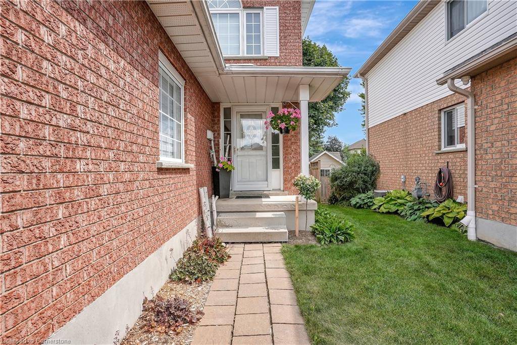 Waterloo, ON N2K 3W8,338 Carriage House Court