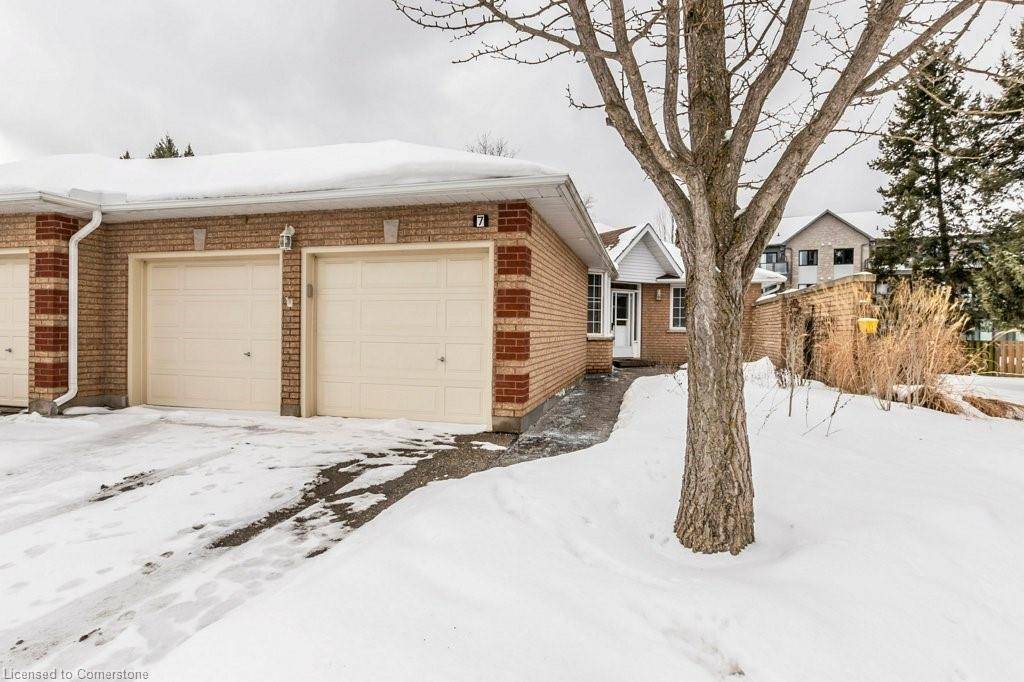 Cambridge, ON N1T 1P5,95 Beasley Crescent #7