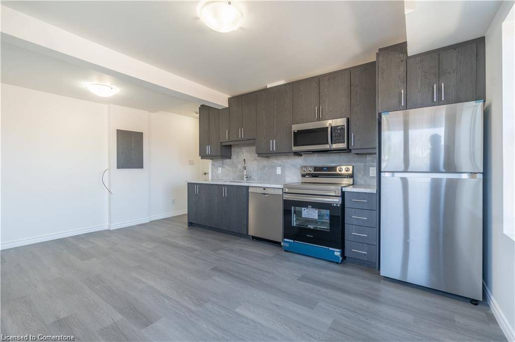 Hamilton, ON L8L 5E6,107 Victoria Avenue N #2