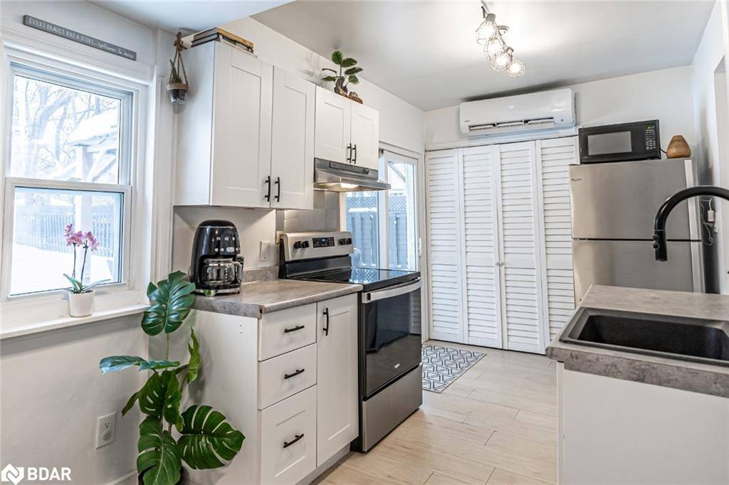 Barrie, ON L4N 3X6,203 Southview Road