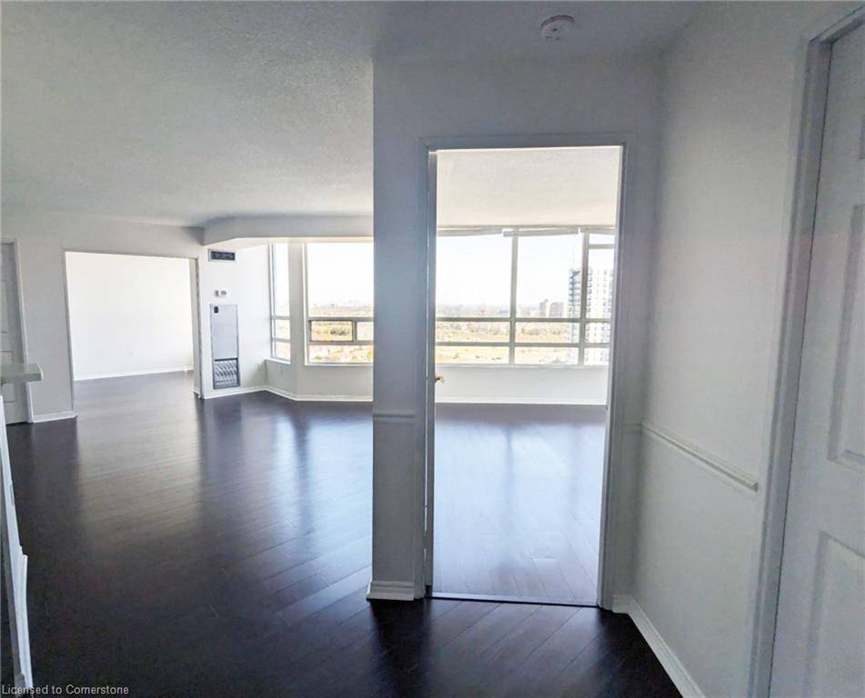 Mississauga, ON L5R 1Y3,50 Kingsbridge Garden Circle #1807