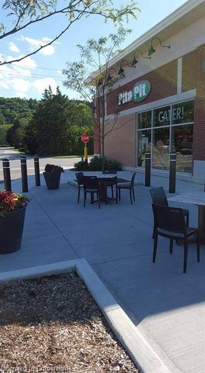 Grimsby, ON L3M 1K9,70 Livingston Avenue #3