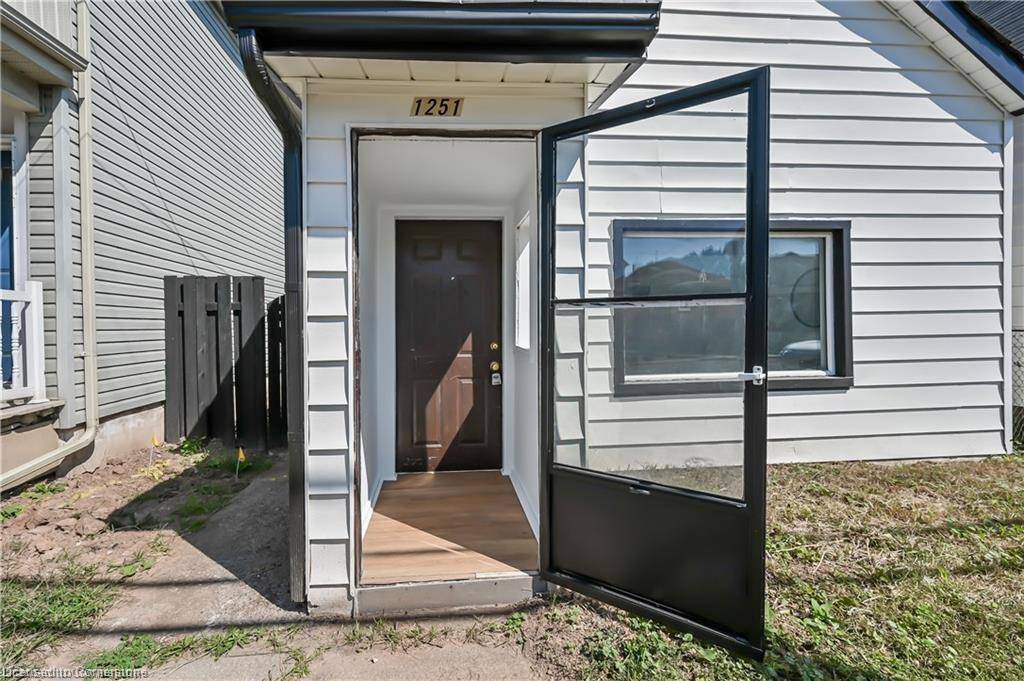 Hamilton, ON L8H 1V2,1251 Cannon Street E