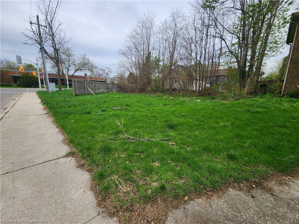 Burlington, ON L7R 1V4,685 Brant Street