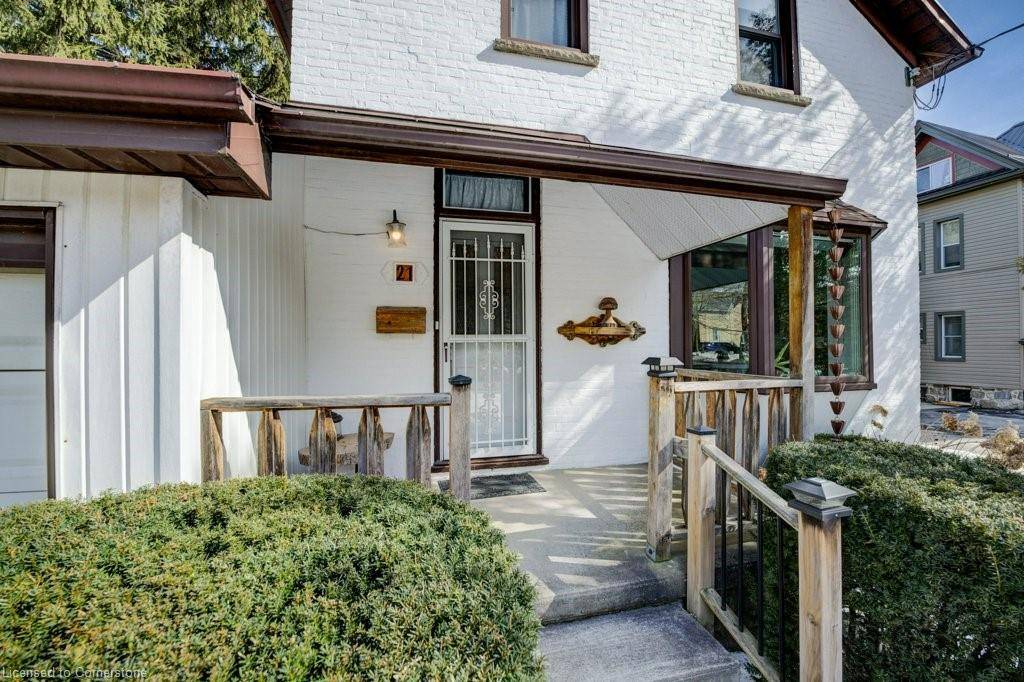 Elmira, ON N3B 2W6,21 Duke Street