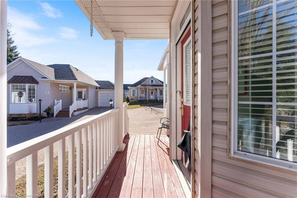 Mount Hope, ON L0R 1W0,54 Silverbirch Boulevard