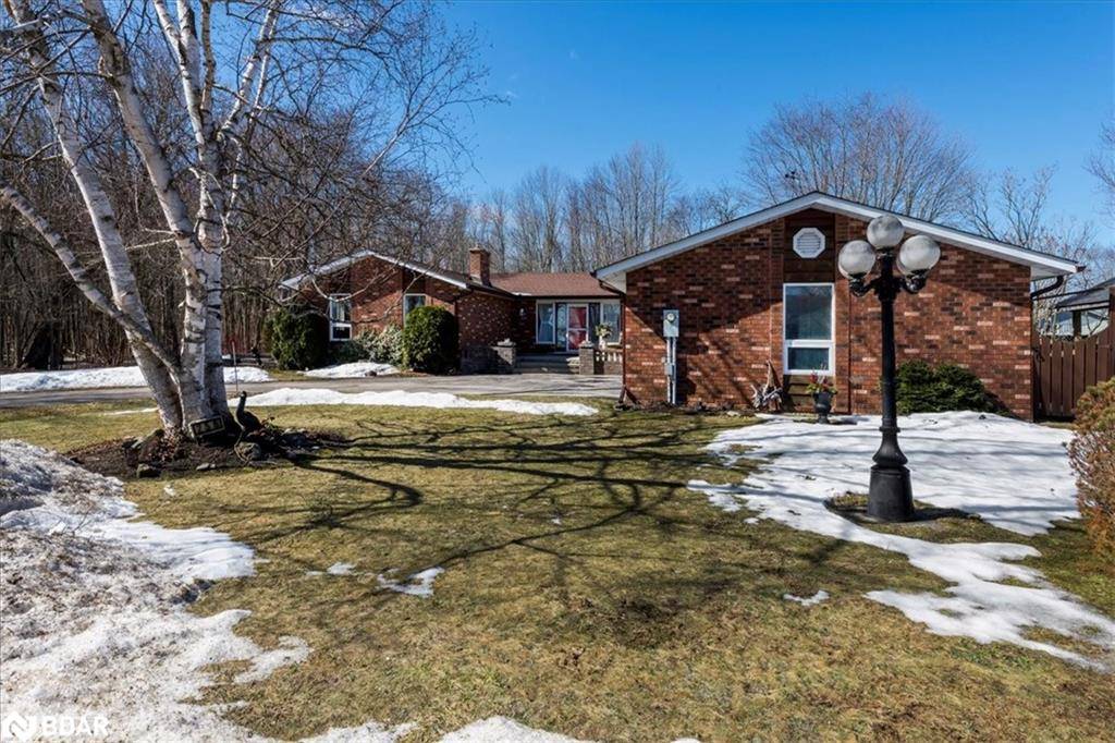 Gilford, ON L0L 1R0,256 Maple Grove Rd Drive