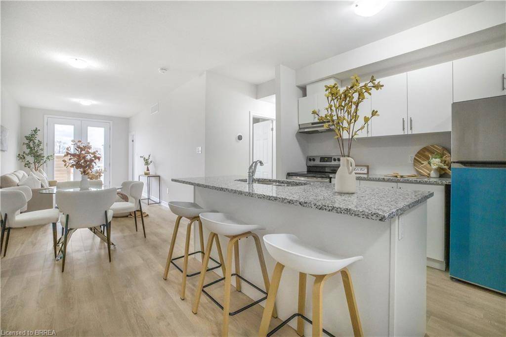 Brantford, ON N3R 0C2,677 Park Road N #14