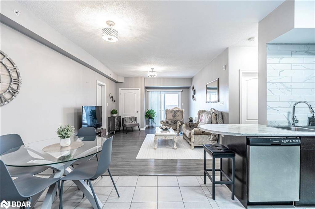 Barrie, ON L9J 0G9,720 Yonge Street #309