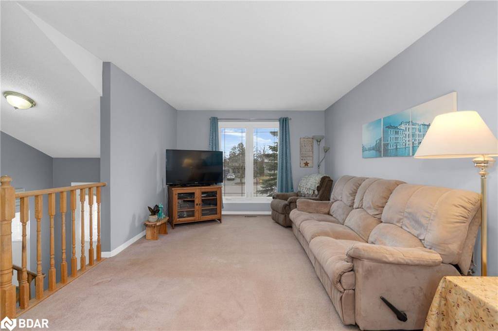 Barrie, ON L4N 6H3,69 Mcconkey Place