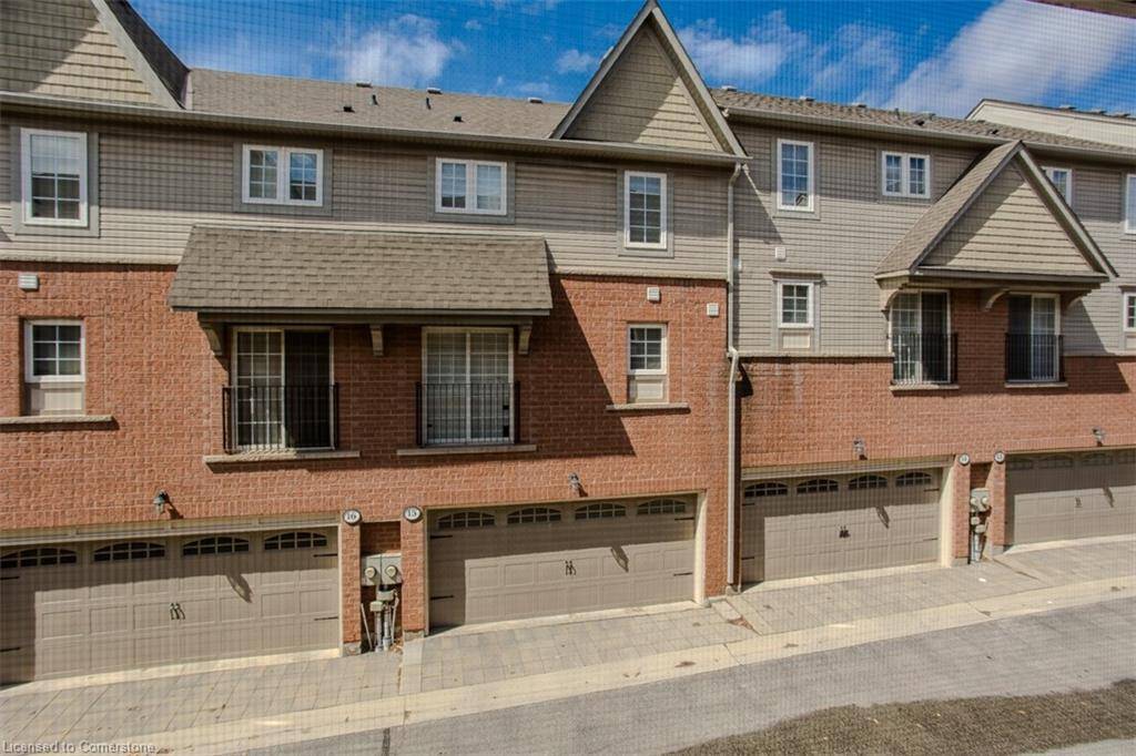 Oakville, ON L6H 7S2,2320 Parkhaven Boulevard #6