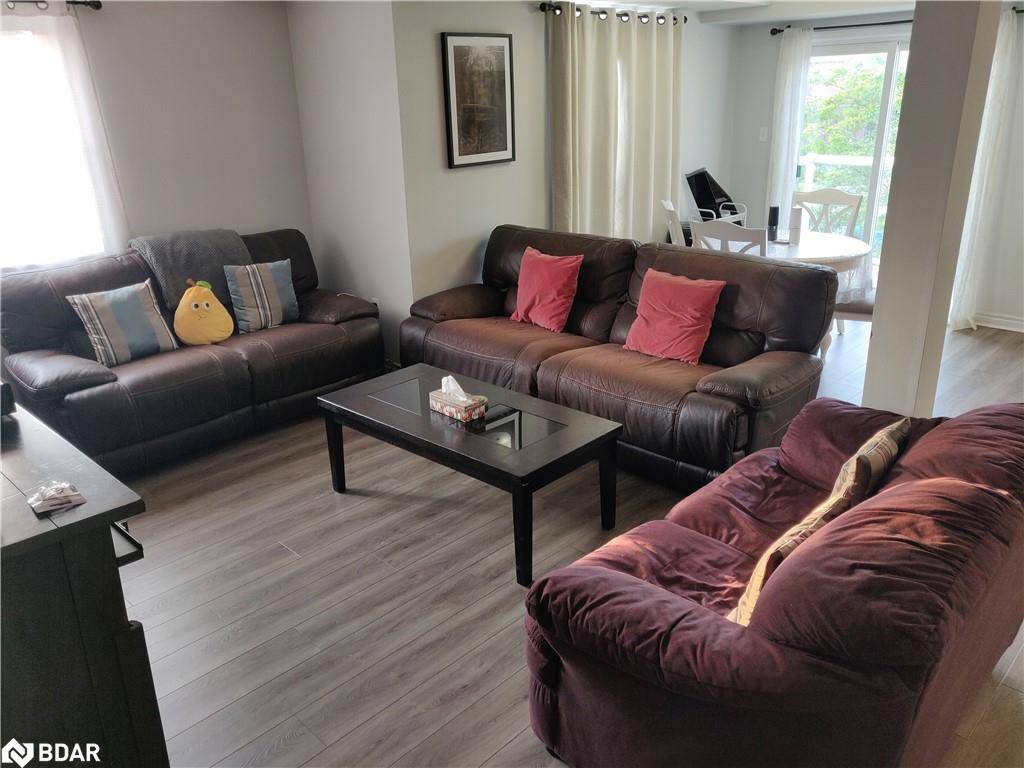 Barrie, ON L4M 0H3,141 Sydenham Wells #2
